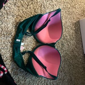 Pink VS bra
